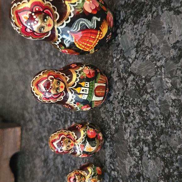 Vintage Russian Matryoshka 9 Piece Handpainted Nesting Wood Dolls - Picture 11 of 16